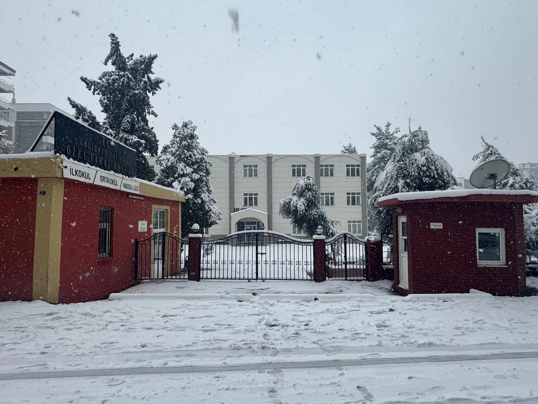 Fırat Eğitim Kurumları okul binası